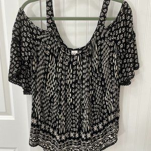 Bila Cold Shoulder, 3/4 Bell Sleeve, Sz. L. Black/White Blouse